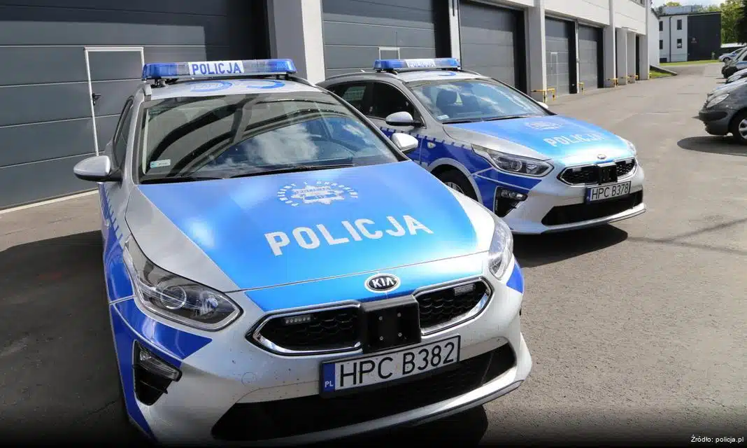 Policjant informuje przedszkolaków o bezpieczeństwie i przeciwdziałaniu przemocy