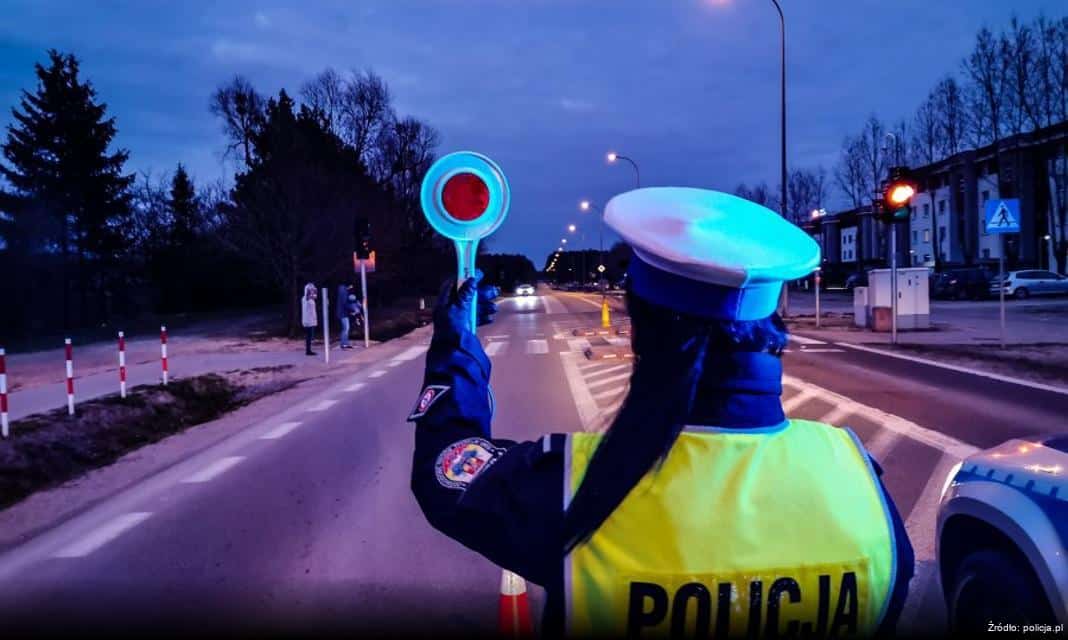 Bezpiecznie, zdrowo, bezgotówkowo – akcja ZUS-u i Policji dla seniorów w Raciborzu